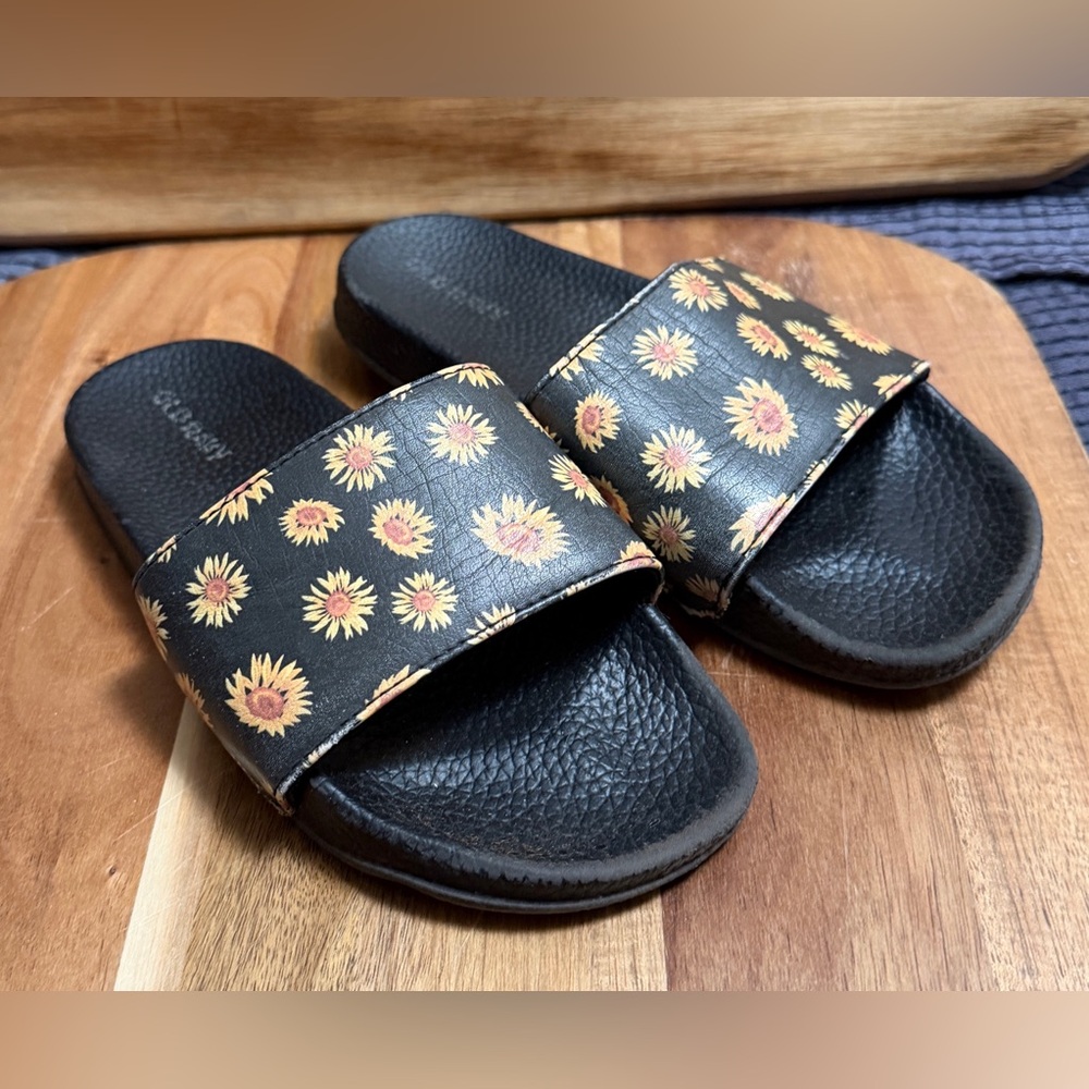 Old Navy | Girls Sunflower Pool Slide Sandals, Size 1-2
